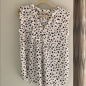 Cap sleeve spotted blouse